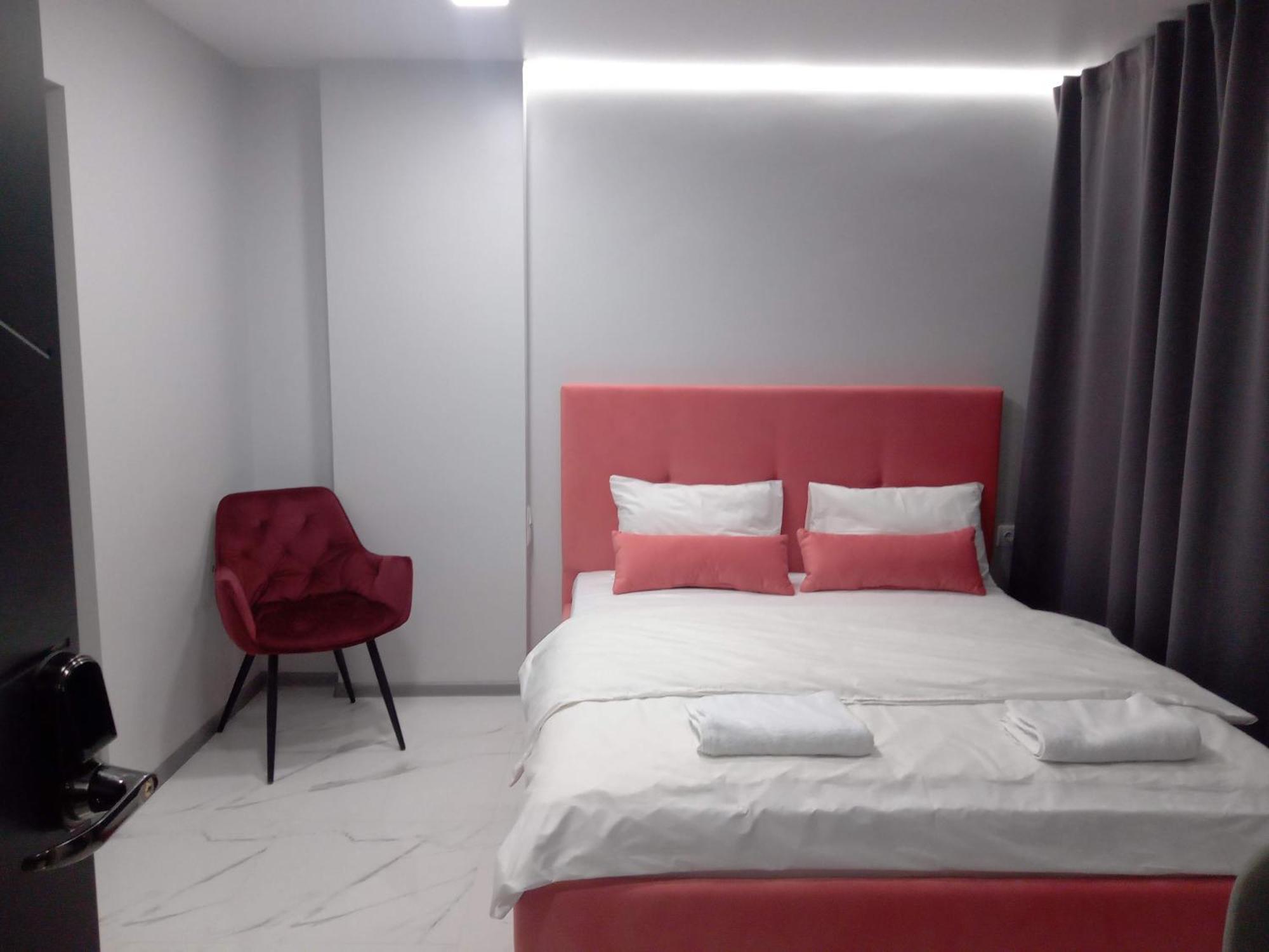 Pure Apartments Vip 2 利沃夫 外观 照片